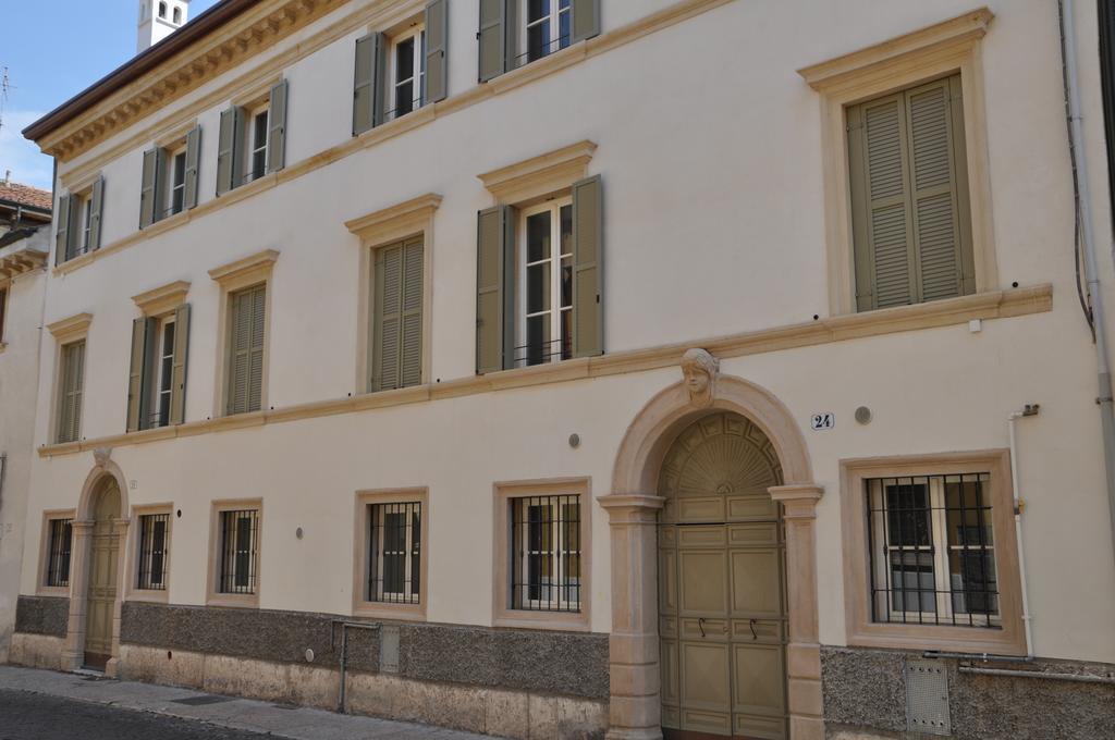 Verona White Lodge Eksteriør bilde